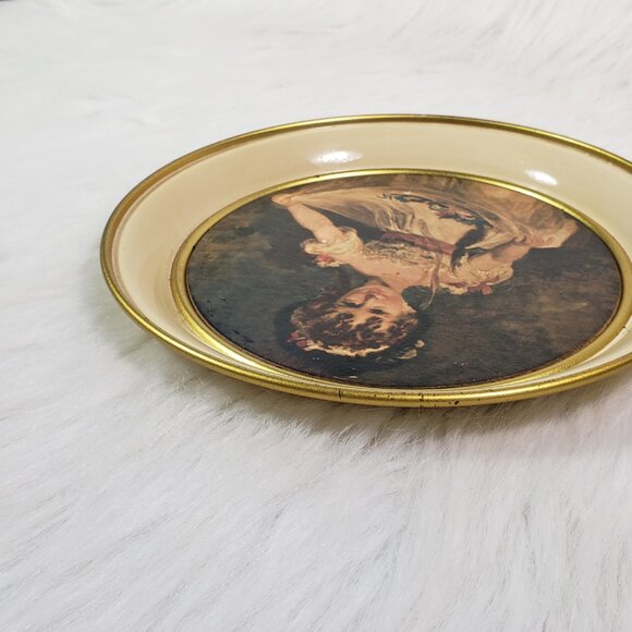 Vintage Mid-Century Guildcraft Round Metal Tin 'Miss Murray' Victorian Girl Wall - Picture 6 of 7